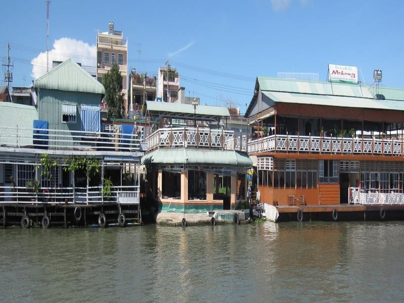 Floating Hotel Чау Док Екстериор снимка