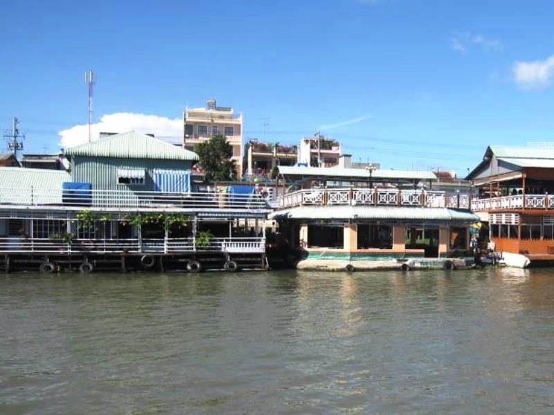 Floating Hotel Чау Док Екстериор снимка